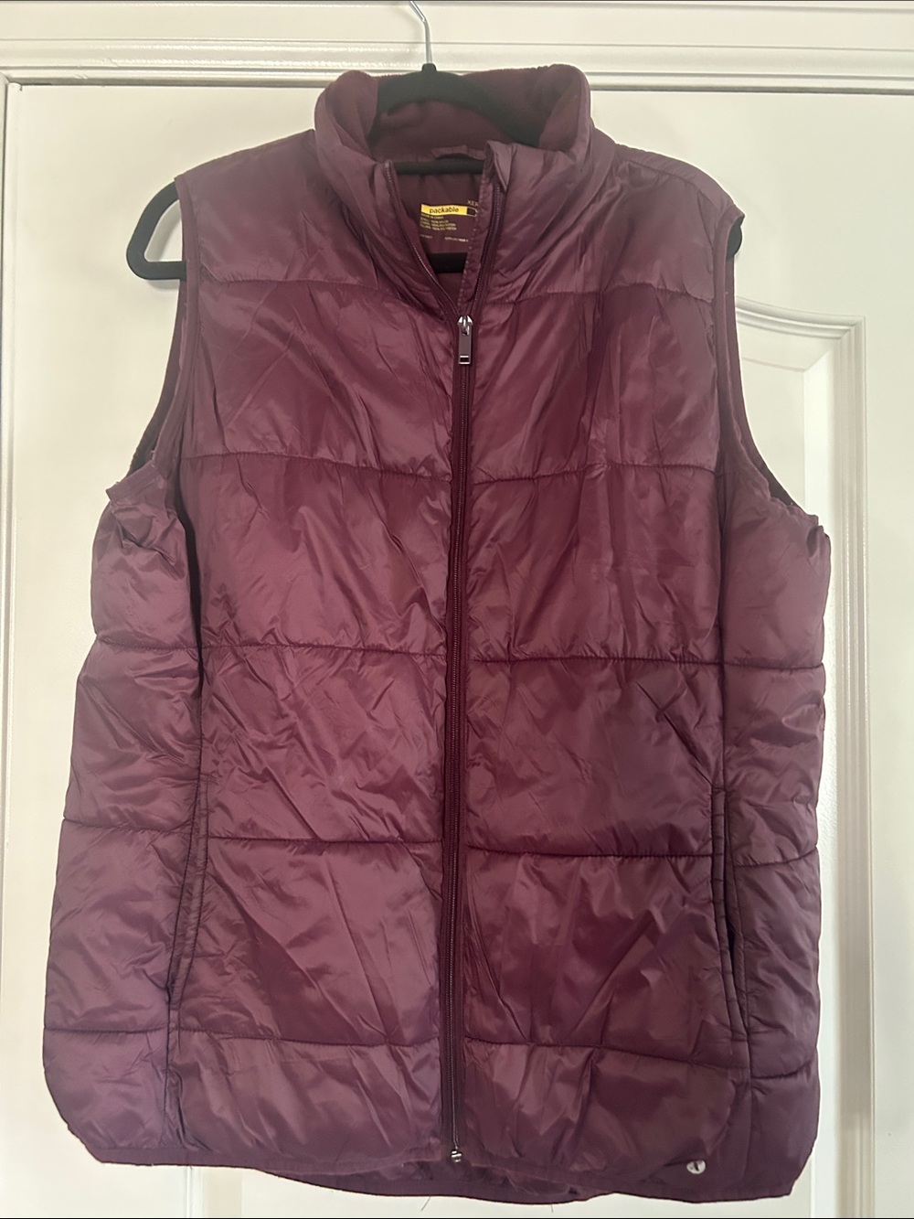 Xersion Quilted Puffer Vests in Wine and Black